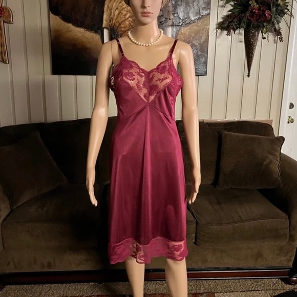 Henson Kickernick • Vintage • Lace • Burgundy • Sexy • Nightgown Slip • Size 36 - Picture 8 of 9